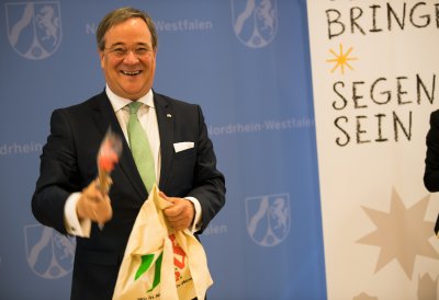 Der Ministerpräsident hat Sternsinger aus allen Diözesen zum Dreikönigssingen im Landeshaus empfangen