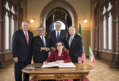 Ministerpräsident Armin Laschet trifft US-Gouverneure im Rahmen der Weltklimakonferenz COP 23 auf Schloss Drachenburg