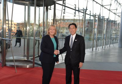 Ministerpräsidentin Kraft trifft den japanischen Außenminister Kishida