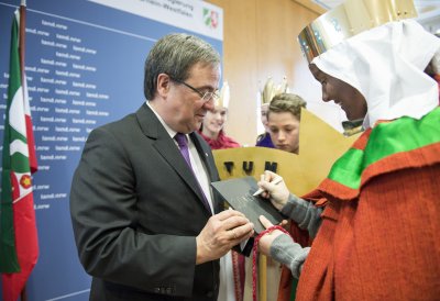 Ministerpräsident Armin Laschet empfängt die Sternsinger