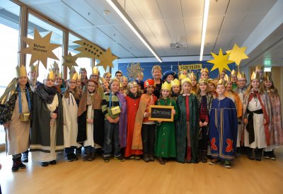 Besuch der Sternsinger in der Staatskanzlei NRW