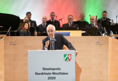 Ministerpräsident Armin Laschet verleiht den Staatspreis 2019 an Prof. Klaus Töpfer