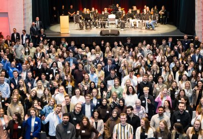 Ministerpräsident Wüst und Schulministerin Feller begrüßen neue Lehramtsanwärterinnen und Lehramtsanwärter