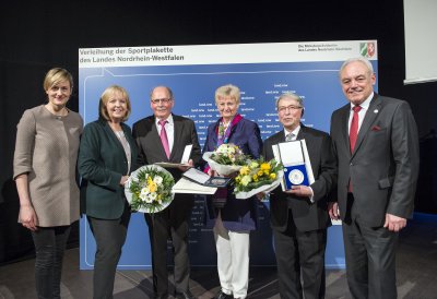 Ministerpräsidentin Hannelore Kraft überreicht Sportplakette des Landes