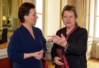 Schulministerin reist zum bildungspolitischen Dialog nach Österreich