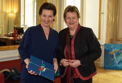 Schulministerin reist zum bildungspolitischen Dialog nach Österreich