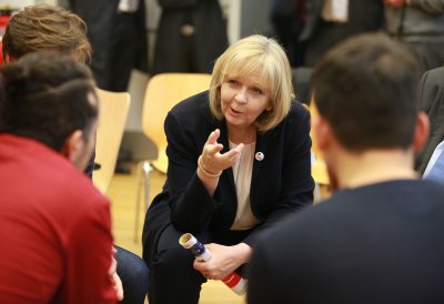 Ministerpräsidentin Hannelore Kraft besucht das Genoveva-Gymnasium in Köln