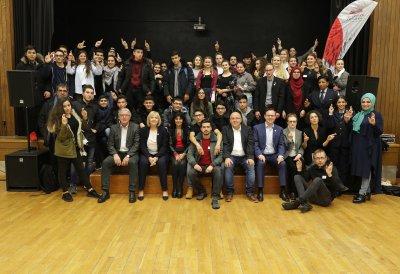 Ministerpräsidentin Hannelore Kraft besucht das Genoveva-Gymnasium in Köln