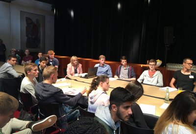 #JUKON16 – Ministerpräsidentin Kraft diskutiert mit Jugendlichen über Zukunftsfragen