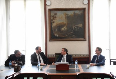 Der Kulturbevollmächtigte Ministerpräsident Armin Laschet besucht Frankreich