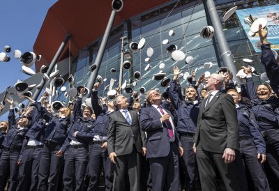 Im Beisein des Ministerpräsidenten: 2.300 neue Polizeibeamte vereidigt