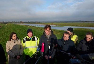 Ministerpräsident besucht gemeinsam mit Minister Krischer von Hochwasser bedrohte Gebiete 