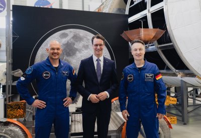 Besichtigung der DLR-Ausstellung im envihab