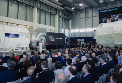 Raumfahrtbotschafter Ewald während seiner Rede