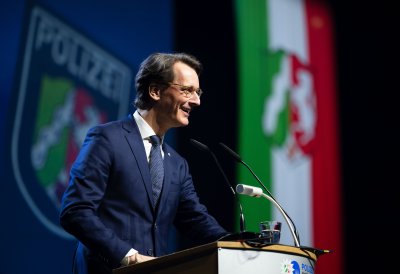 Mehr als 3.000 Frauen und Männer legen Diensteid für die Polizei NRW ab – Rekordeinstellungszahl für Nordrhein-Westfalen