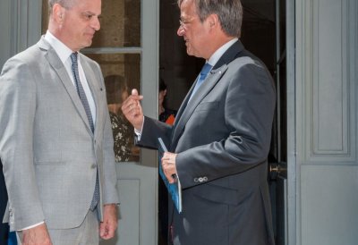 Armin Laschet reist zu Beginn der deutschen EU-Ratspräsidentschaft nach Paris