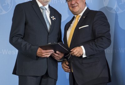 Verdienstorden des Landes Nordrhein-Westfalen an Dr. Manfred Pollert