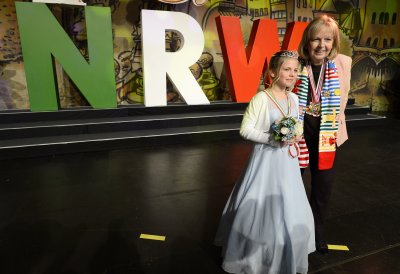 Ministerpräsidentin Hannelore Kraft empfängt die Kinderprinzenpaare und Kinderdreigestirne aus Nordrhein-Westfalen