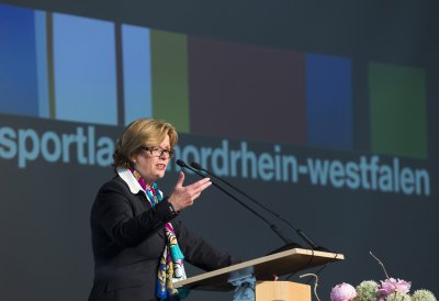 Ministerin Schäfer bei ihrer Ansprache