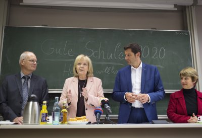 Ministerpräsidentin Hannelore Kraft besucht Schulzentrum Gerthe in Bochum 