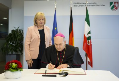 Künftiger Bischof von Aachen leistet Treueeid gegenüber dem Staat