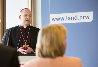 Künftiger Bischof von Aachen leistet Treueeid gegenüber dem Staat