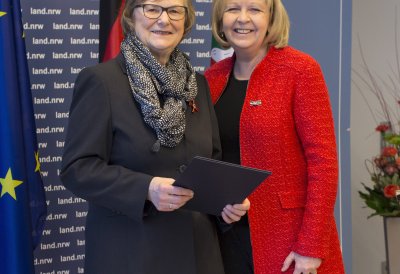 Bundesverdienstorden an Staatsministerin a.D. Ridder-Melchers