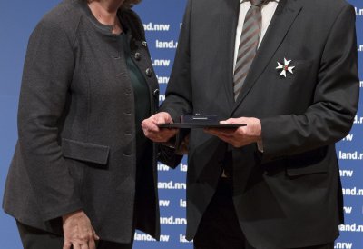 Ministerpräsidentin Hannelore Kraft verleiht den Verdienstorden des Landes Nordrhein-Westfalen an 26 Bürgerinnen und Bürger