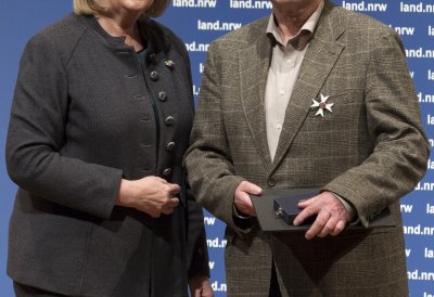 Ministerpräsidentin Hannelore Kraft verleiht den Verdienstorden des Landes Nordrhein-Westfalen an 26 Bürgerinnen und Bürger