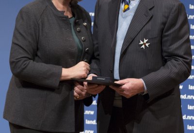 Ministerpräsidentin Hannelore Kraft verleiht den Verdienstorden des Landes Nordrhein-Westfalen an 26 Bürgerinnen und Bürger