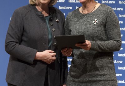 Ministerpräsidentin Hannelore Kraft verleiht den Verdienstorden des Landes Nordrhein-Westfalen an 26 Bürgerinnen und Bürger