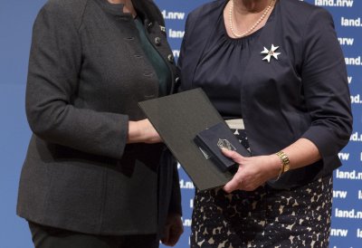 Ministerpräsidentin Hannelore Kraft verleiht den Verdienstorden des Landes Nordrhein-Westfalen an 26 Bürgerinnen und Bürger