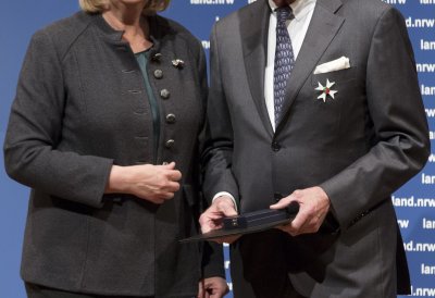 Ministerpräsidentin Hannelore Kraft verleiht den Verdienstorden des Landes Nordrhein-Westfalen an 26 Bürgerinnen und Bürger