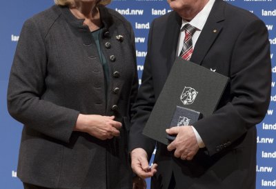 Ministerpräsidentin Hannelore Kraft verleiht den Verdienstorden des Landes Nordrhein-Westfalen an 26 Bürgerinnen und Bürger