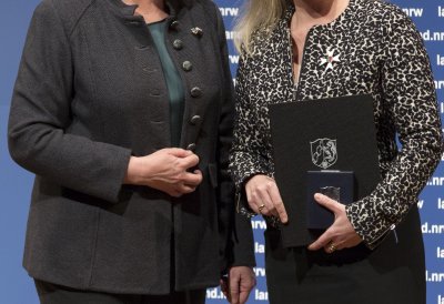 Ministerpräsidentin Hannelore Kraft verleiht den Verdienstorden des Landes Nordrhein-Westfalen an 26 Bürgerinnen und Bürger