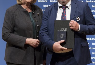 Ministerpräsidentin Hannelore Kraft verleiht den Verdienstorden des Landes Nordrhein-Westfalen an 26 Bürgerinnen und Bürger