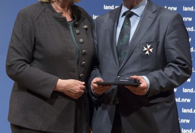 Ministerpräsidentin Hannelore Kraft verleiht den Verdienstorden des Landes Nordrhein-Westfalen an 26 Bürgerinnen und Bürger