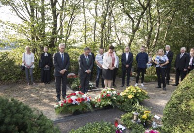 Landesregierungen von Nordrhein-Westfalen, Bremen und Niedersachsen gedenken der Opfer des Gladbecker Geiseldramas 