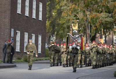 Ministerpräsident Laschet verleiht das Fahnenband des Landes NRW