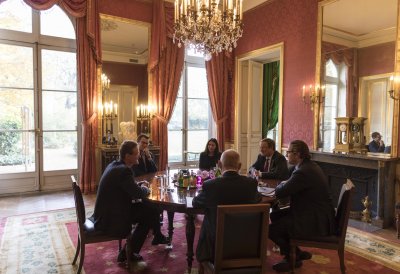 Wirtschaftsforum in Paris