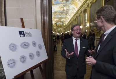 Wirtschaftsforum in Paris