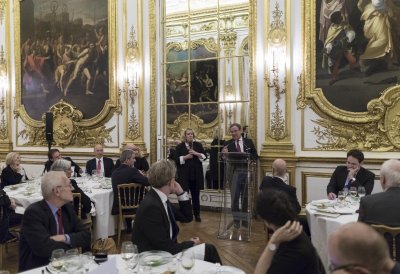 Wirtschaftsforum in Paris