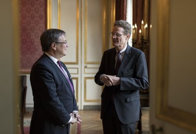 Wirtschaftsforum in Paris