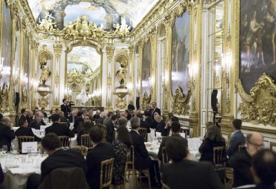 Wirtschaftsforum in Paris