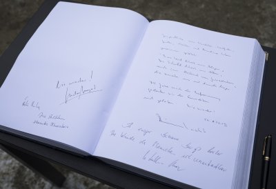 Ministerpräsident Armin Laschet gedenkt in Auschwitz den Opfern des Holocaust