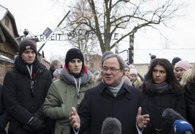 Ministerpräsident Armin Laschet gedenkt in Auschwitz den Opfern des Holocaust