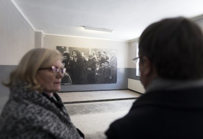 Ministerpräsident Armin Laschet gedenkt in Auschwitz den Opfern des Holocaust