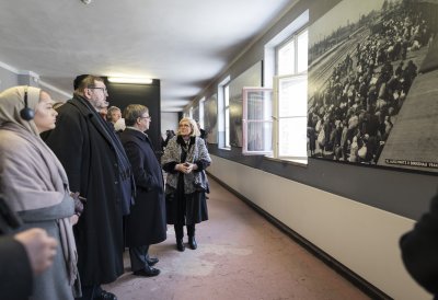 Ministerpräsident Armin Laschet gedenkt in Auschwitz den Opfern des Holocaust