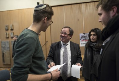 Ministerpräsident Armin Laschet gedenkt in Auschwitz den Opfern des Holocaust