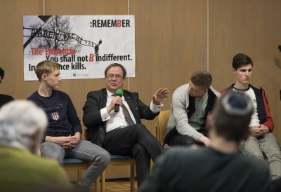 Ministerpräsident Armin Laschet gedenkt in Auschwitz den Opfern des Holocaust